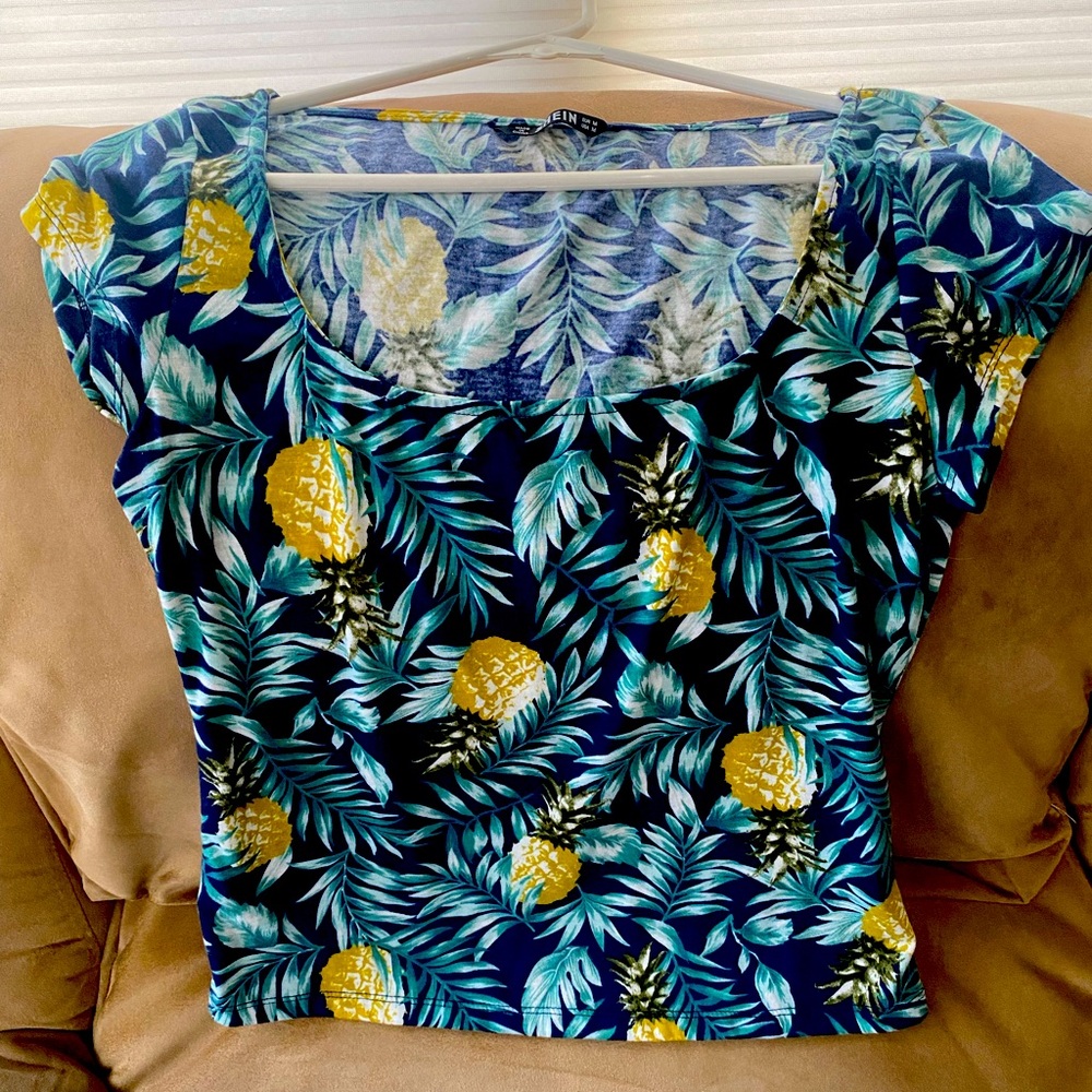 Tropical cap sleeve top, never worn